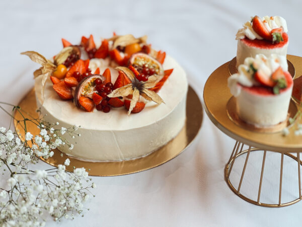 Berry-filled sponge cake