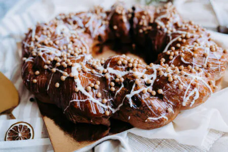 Salted caramel-apple pretzel - Image 5